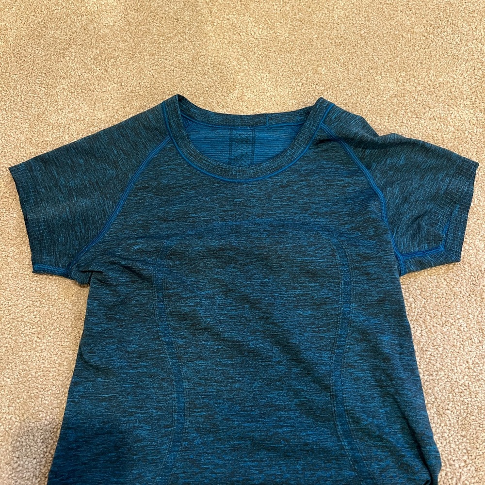 Lululemon swiftly tech tee size 4